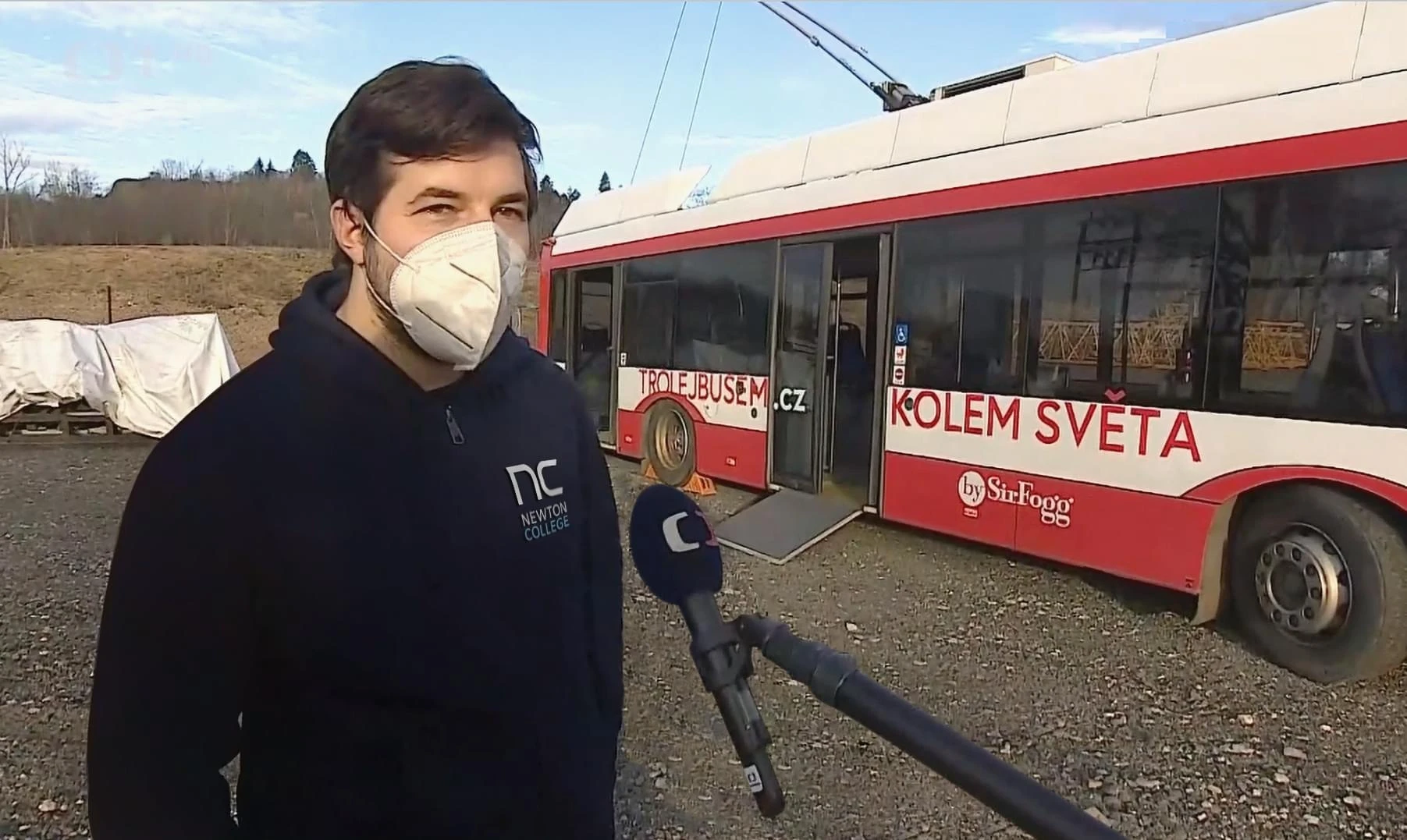 Reportáž ČT1: Absolvent NEWTONu se chystá kolem světa trolejbusem 
