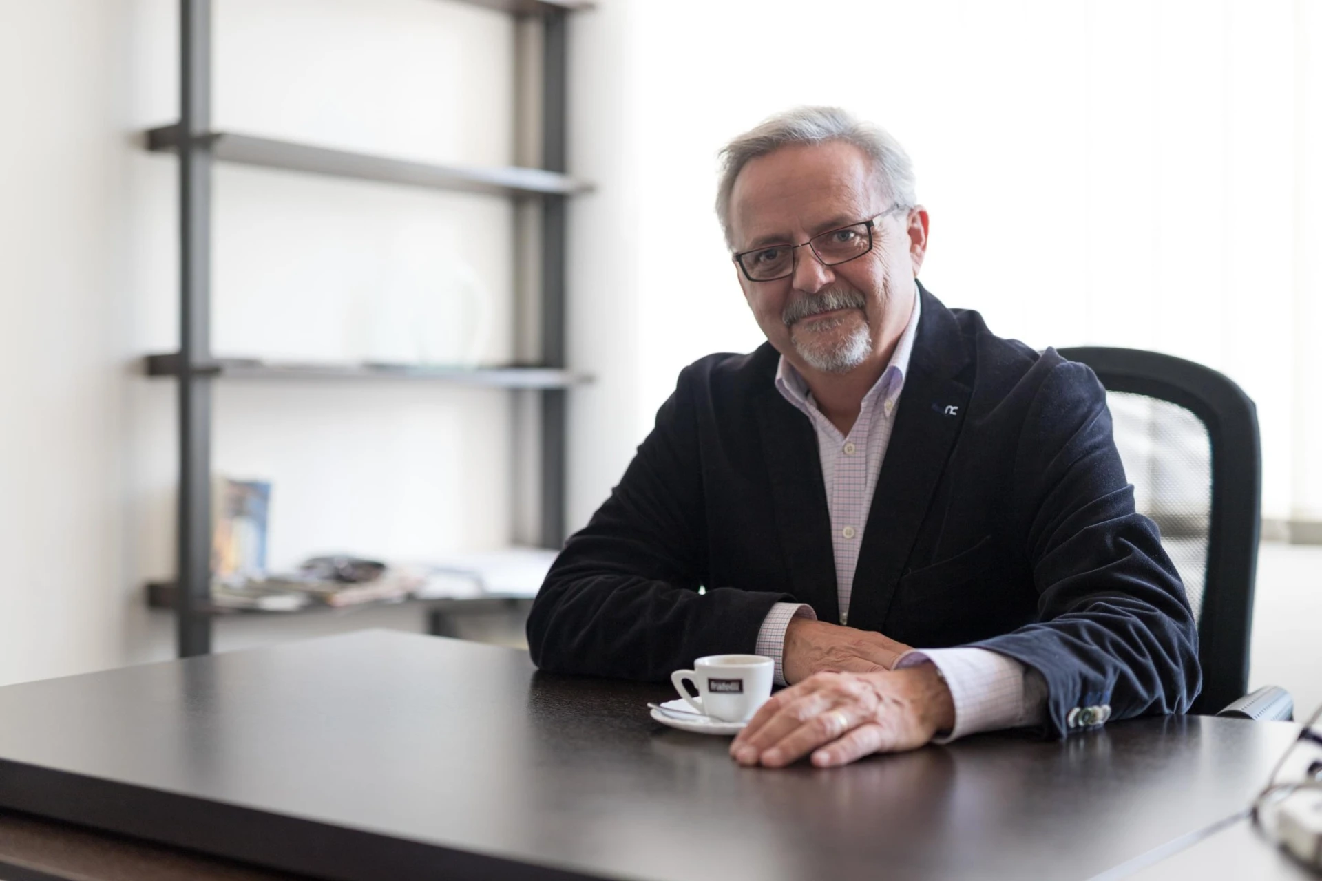 Jen diplom úspěch nezajistí, říká rektor Jan Mojžíš