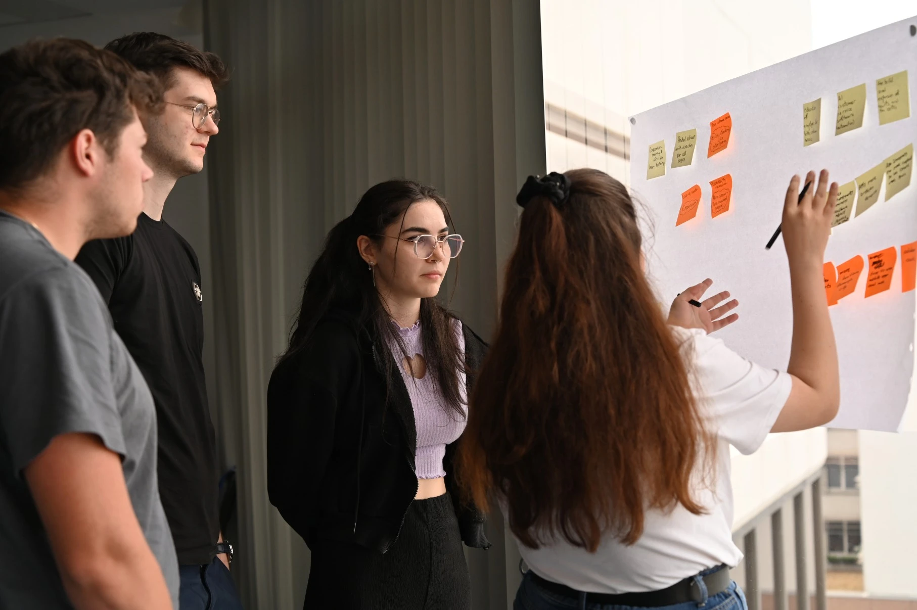 Spark innovative thinking: Týden, kdy se studenti z 12 univerzit proměnili v podnikatele