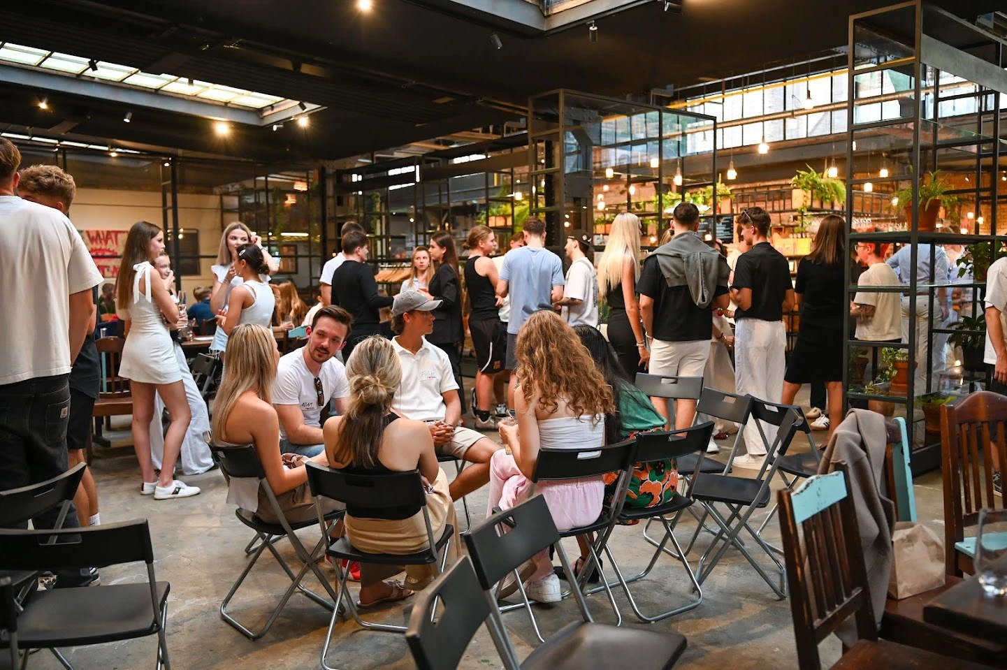 První přátelství, první společný drink a první inside jokes. Neformální setkání v Praze a Brně odstartovalo semestr.