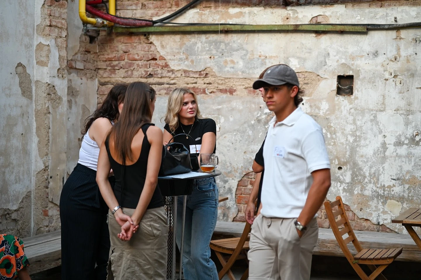 První přátelství, první společný drink a první inside jokes. Neformální setkání v Praze a Brně odstartovalo semestr.