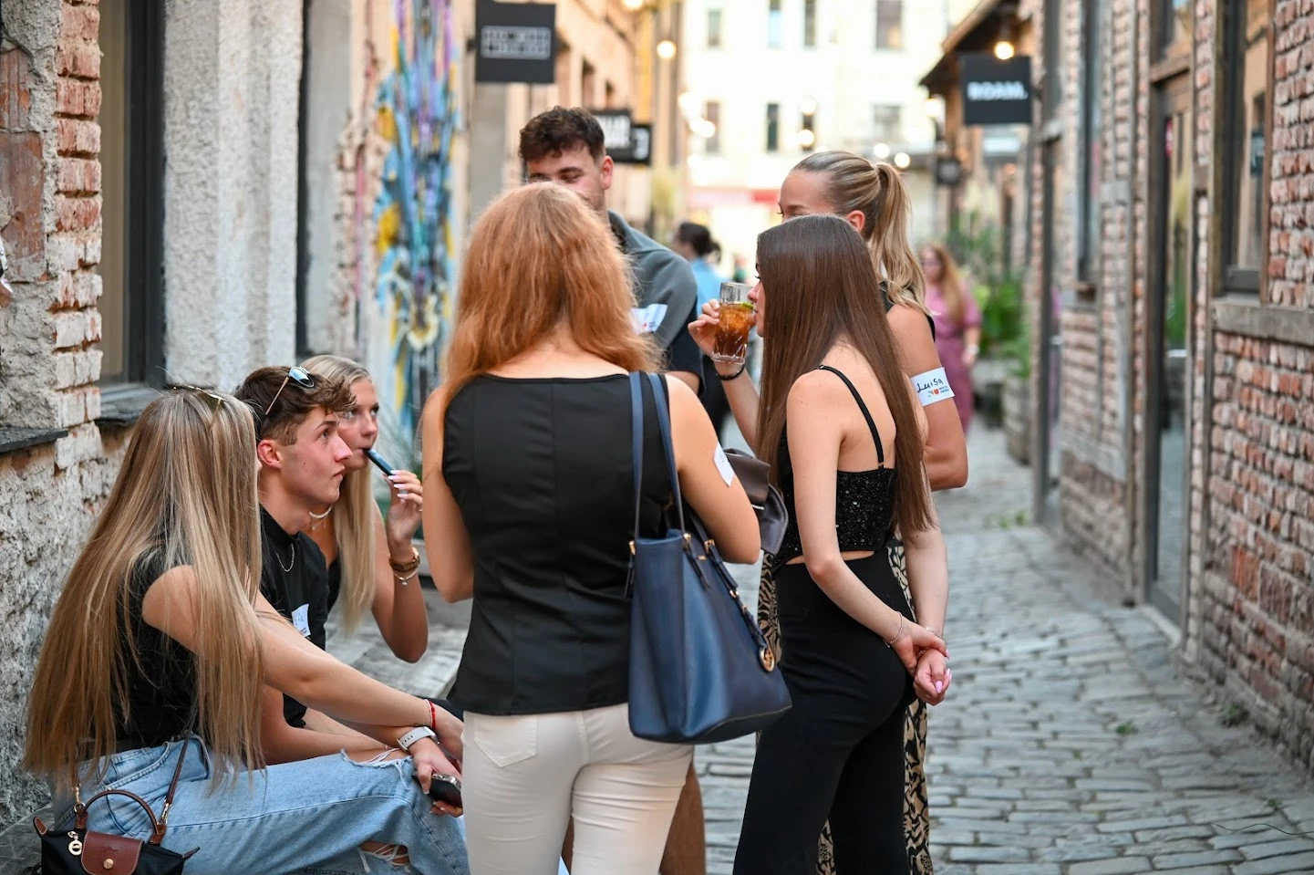 První přátelství, první společný drink a první inside jokes. Neformální setkání v Praze a Brně odstartovalo semestr.