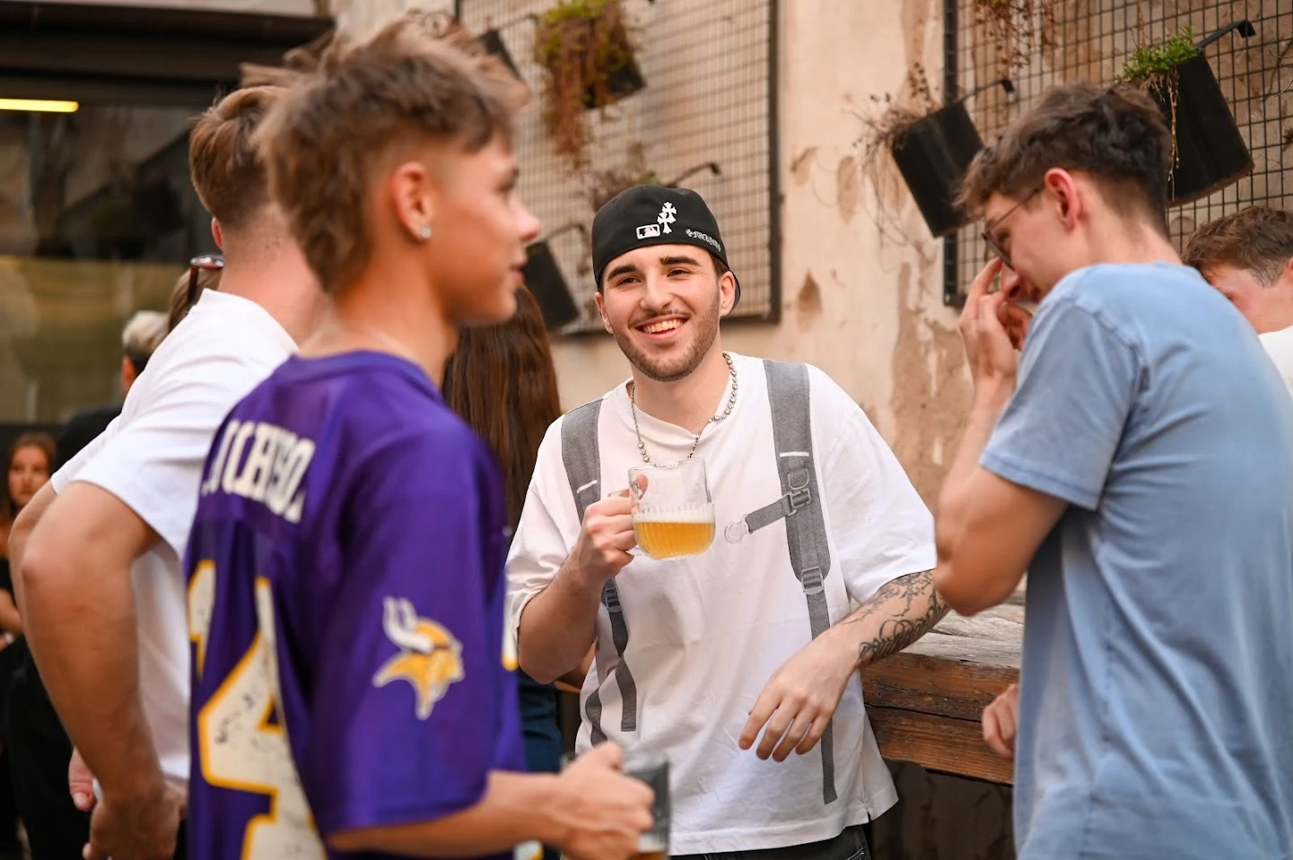 První přátelství, první společný drink a první inside jokes. Neformální setkání v Praze a Brně odstartovalo semestr.