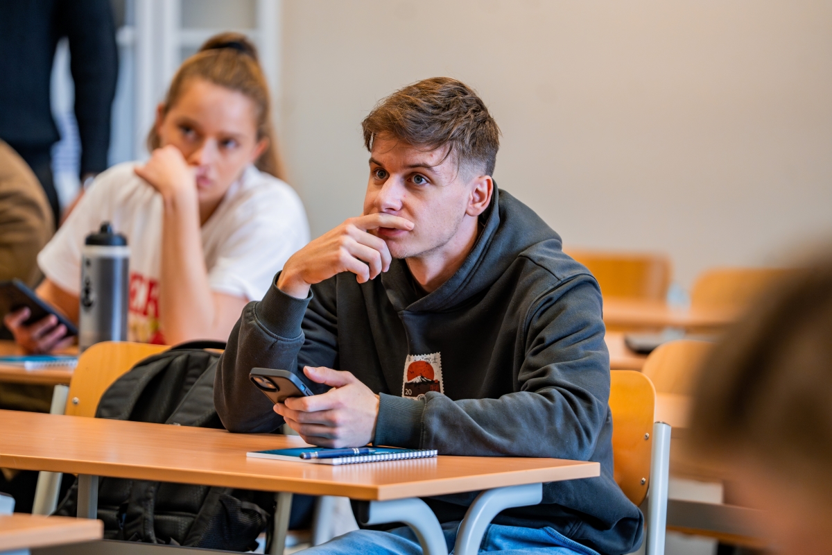 Jak financovat studium na vysoké škole i bez půjček