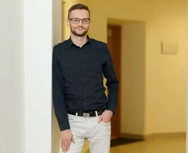 Energie mladých lidí mě baví, říká studijní poradce Vojta Rod