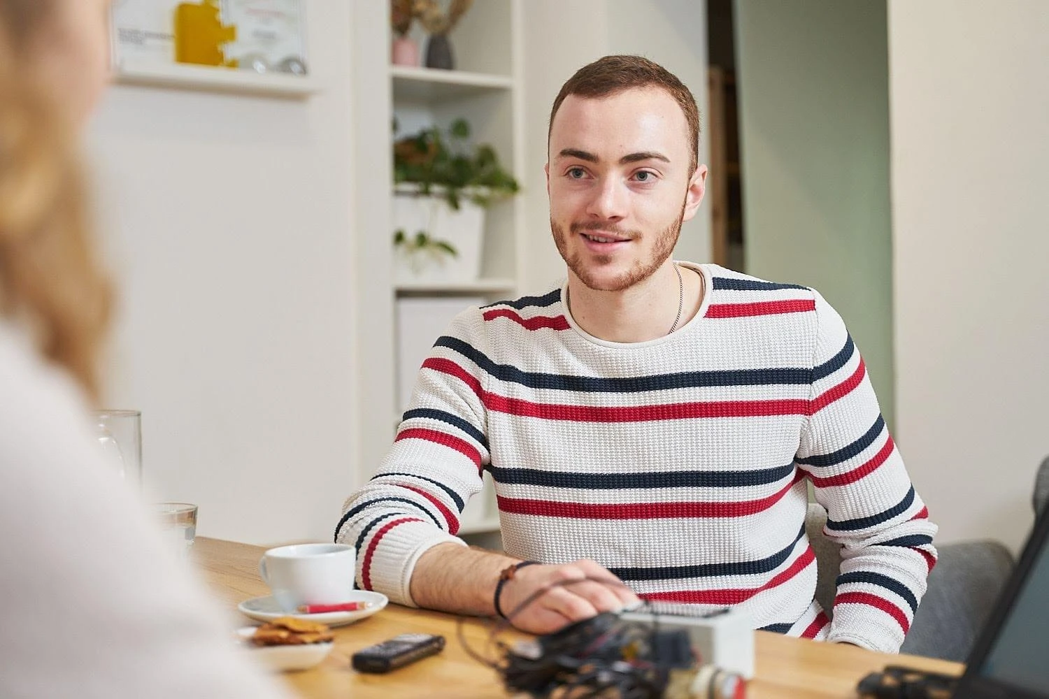 Naučte se utvářet podložené názory. Tomáš Vrba má tip na knihu, která vám s tím pomůže