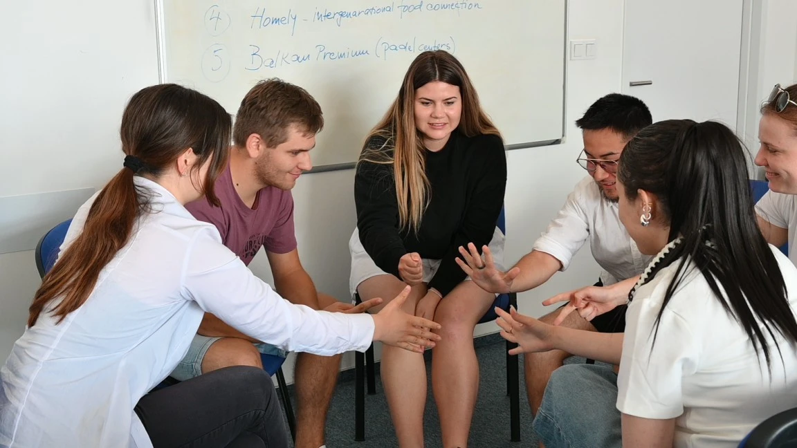 Spark innovative thinking: Týden, kdy se studenti z 12 univerzit proměnili v podnikatele